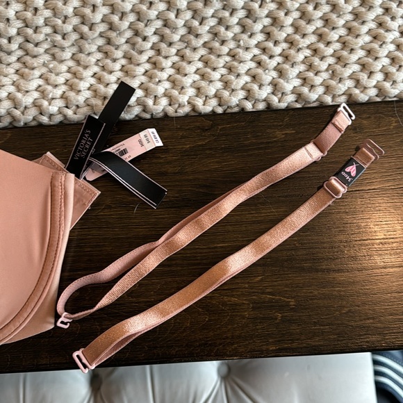 Victoria’s Secret new bra strapless or not - Picture 2 of 3